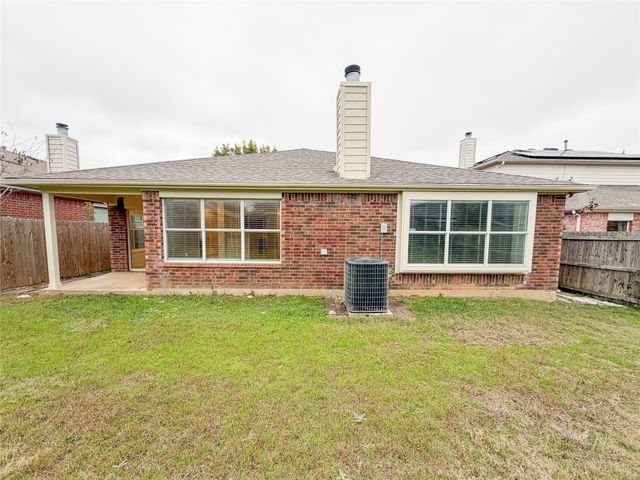 1737 White Feather Lane, Fort Worth, TX 76131