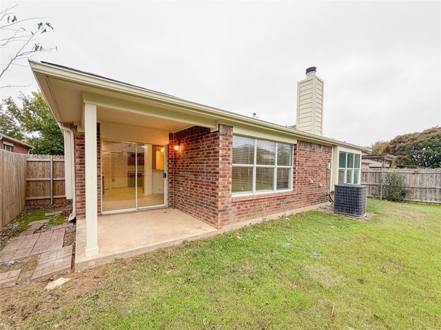 1737 White Feather Lane, Fort Worth, TX 76131