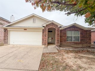 1737 White Feather Lane, Fort Worth, TX 76131