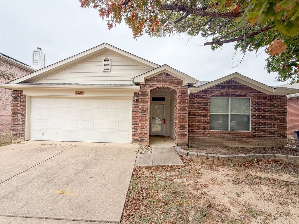 1737 White Feather Lane, Fort Worth, TX 76131