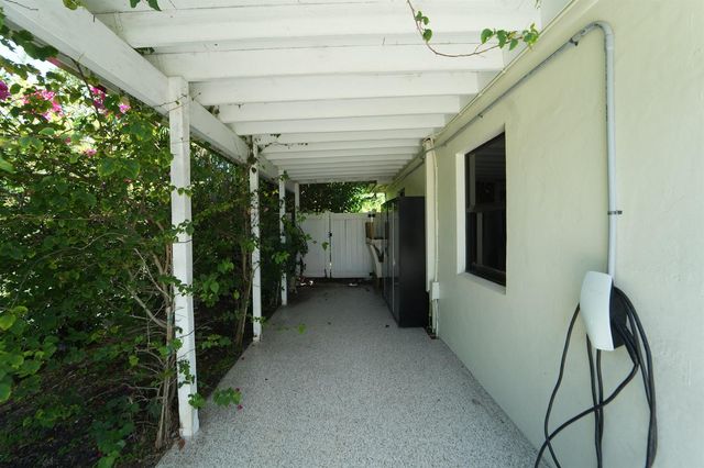 722 Greenbriar Drive, Lake Park, FL 33403