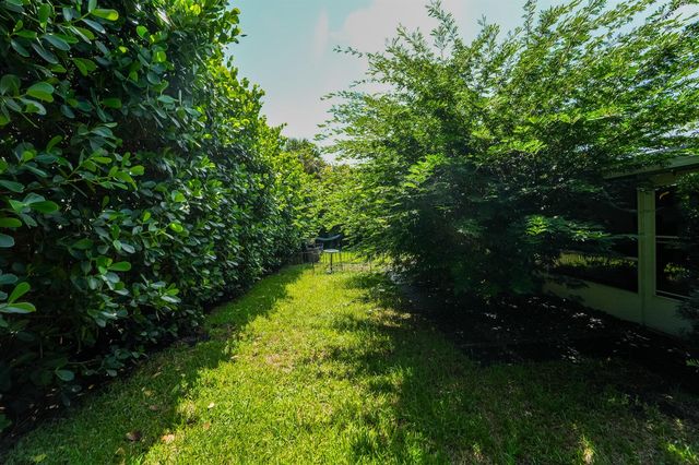 722 Greenbriar Drive, Lake Park, FL 33403