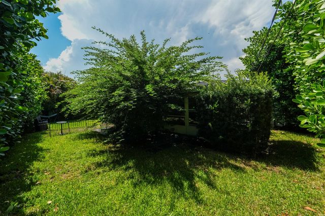 722 Greenbriar Drive, Lake Park, FL 33403