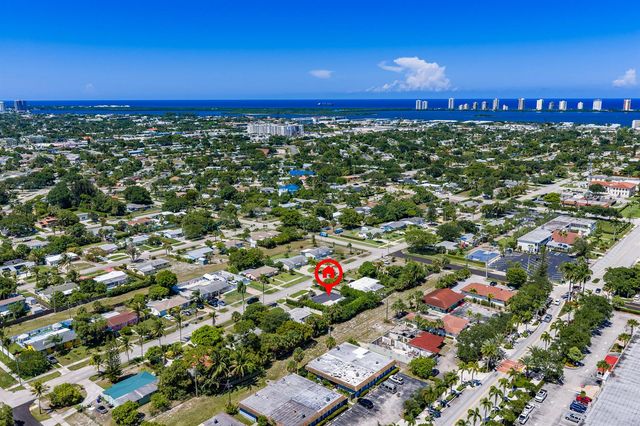 722 Greenbriar Drive, Lake Park, FL 33403