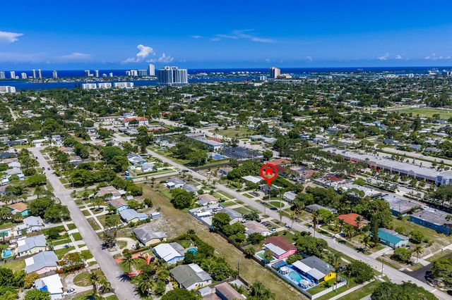722 Greenbriar Drive, Lake Park, FL 33403