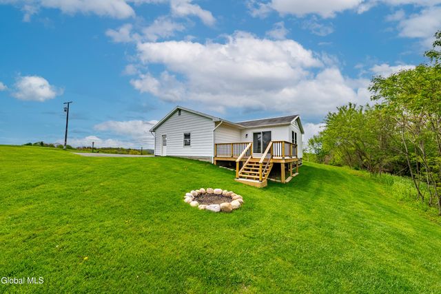 57 Casey Road, Schaghticoke, NY 12154