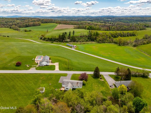 57 Casey Road, Schaghticoke, NY 12154