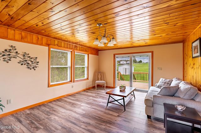 57 Casey Road, Schaghticoke, NY 12154