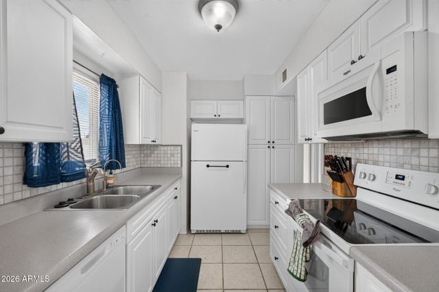 2029 W SUNNYSIDE Avenue, Phoenix, AZ 85029