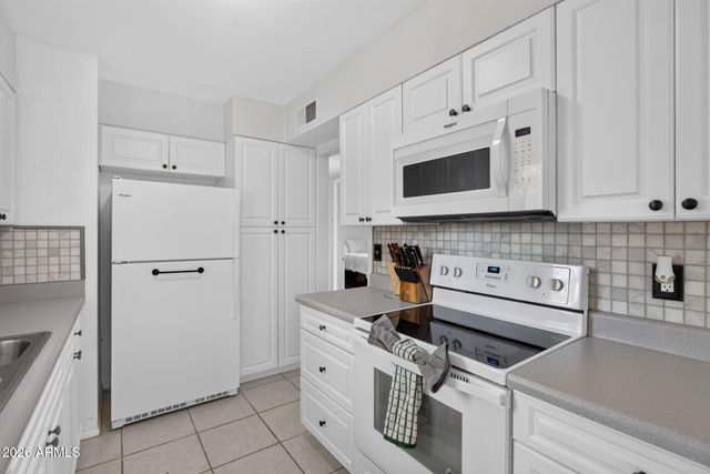 2029 W SUNNYSIDE Avenue, Phoenix, AZ 85029