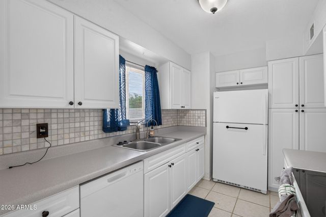 2029 W SUNNYSIDE Avenue, Phoenix, AZ 85029