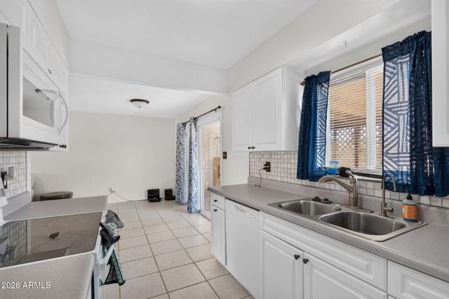 2029 W SUNNYSIDE Avenue, Phoenix, AZ 85029