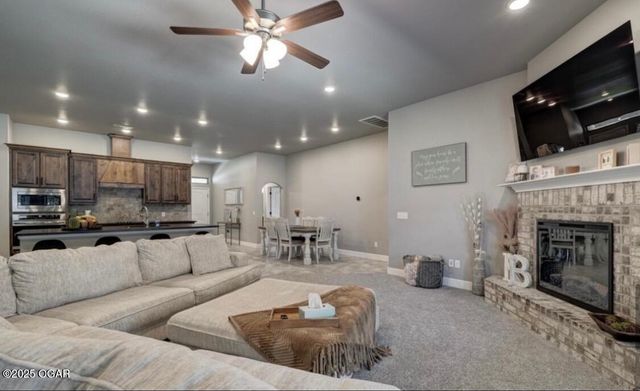 1810 Line Drive, Webb City, MO 64870