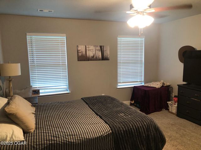 1810 Line Drive, Webb City, MO 64870