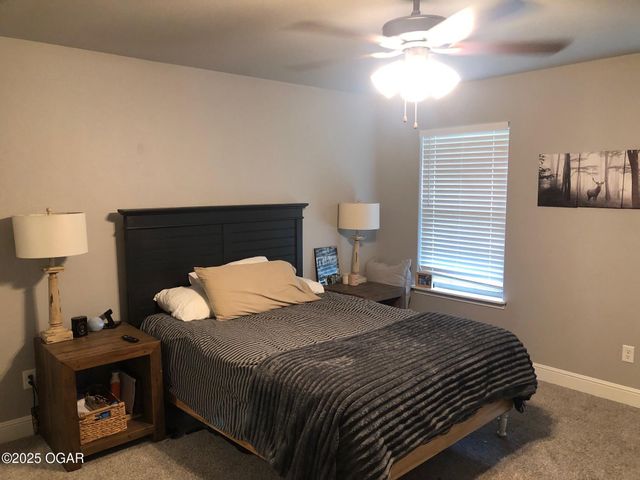 1810 Line Drive, Webb City, MO 64870