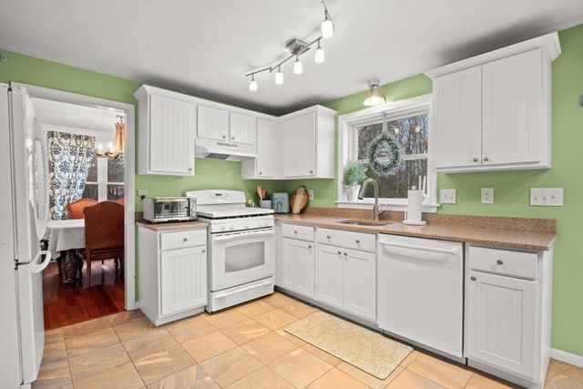 73 Elyse Rd, Mansfield, MA 02048