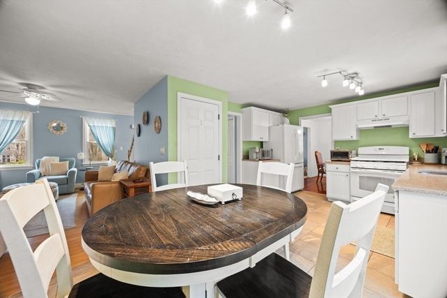 73 Elyse Rd, Mansfield, MA 02048