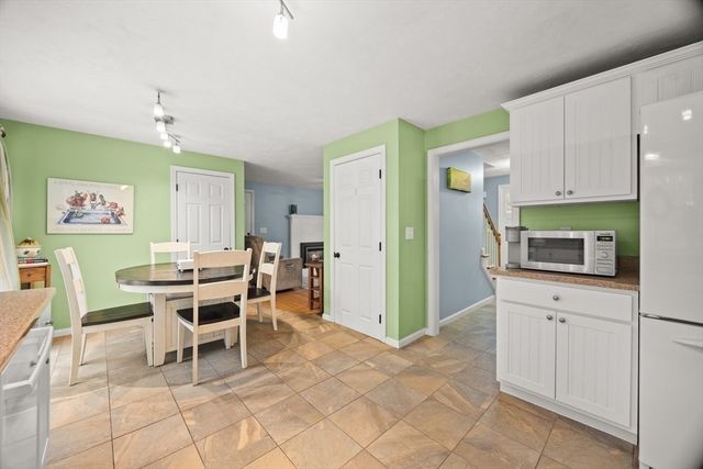 73 Elyse Rd, Mansfield, MA 02048