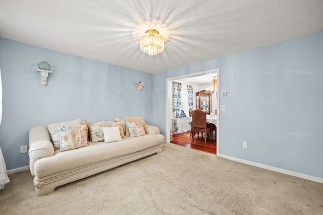 73 Elyse Rd, Mansfield, MA 02048