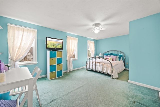 73 Elyse Rd, Mansfield, MA 02048