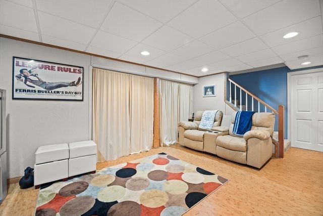 73 Elyse Rd, Mansfield, MA 02048