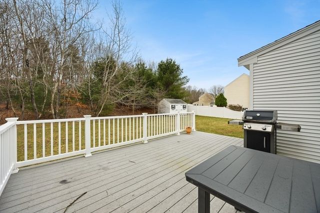 73 Elyse Rd, Mansfield, MA 02048