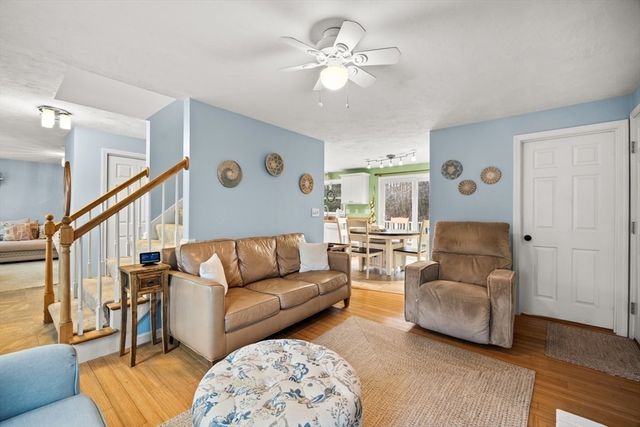 73 Elyse Rd, Mansfield, MA 02048