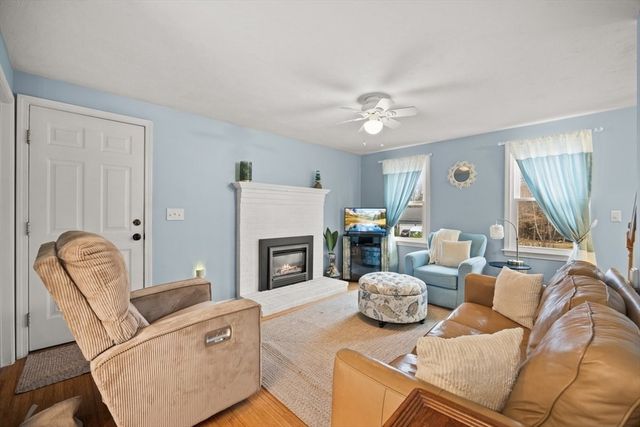 73 Elyse Rd, Mansfield, MA 02048