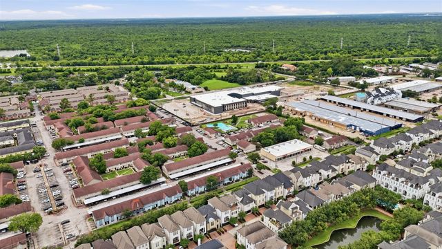 1665 Upland Lakes, Houston, TX 77043