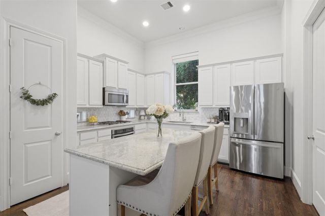 1665 Upland Lakes, Houston, TX 77043