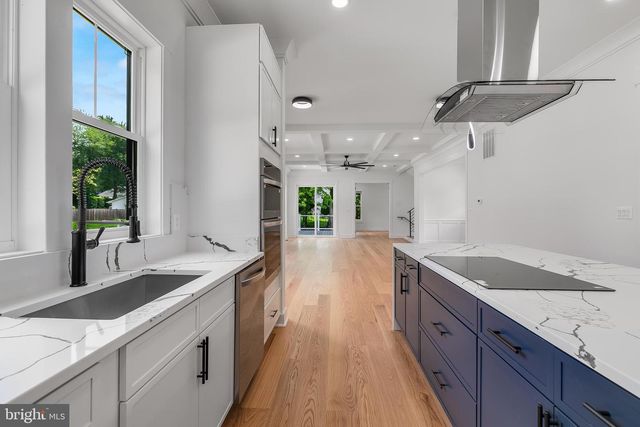 2817 DEREK RD, Alexandria, VA 22306