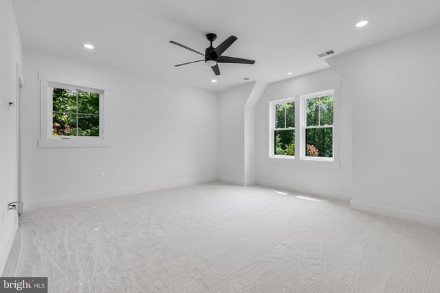 2817 DEREK RD, Alexandria, VA 22306