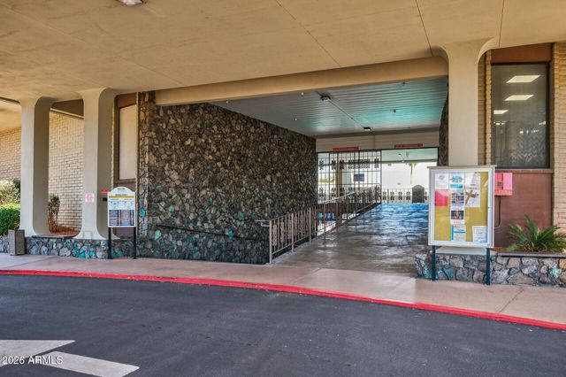 10702 W WEDGEWOOD Drive, Sun City, AZ 85351