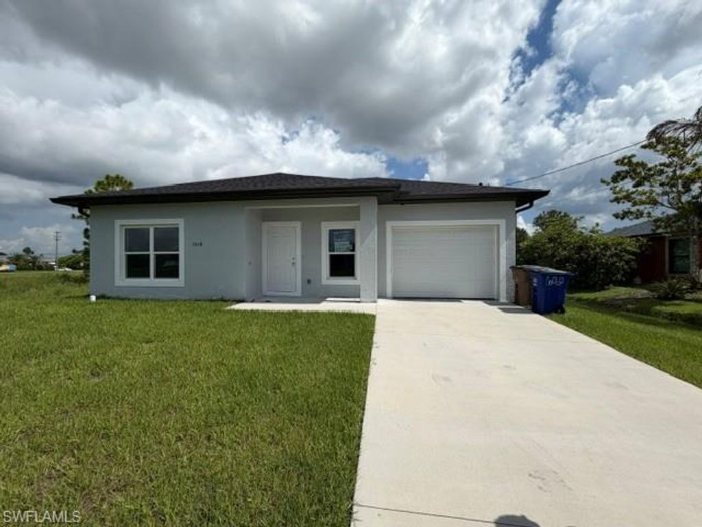3018 29th ST SW, Lehigh Acres, FL 33976