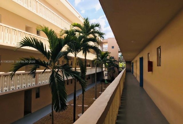 410 SE 2nd St 210, Hallandale Beach, FL 33009
