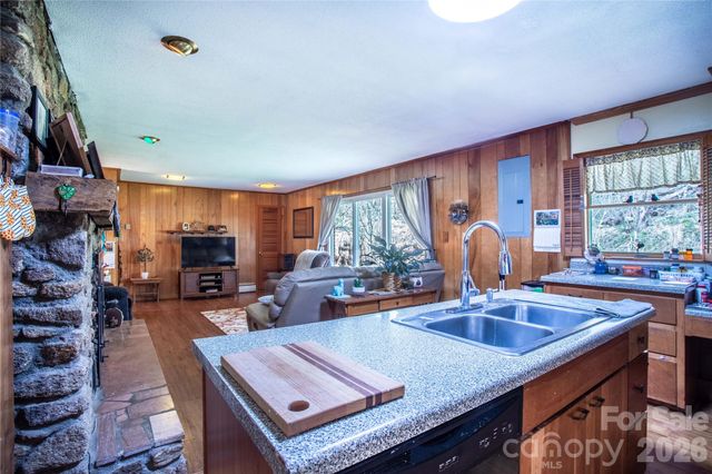 7835 US 23 Highway, Mars Hill, NC 28754