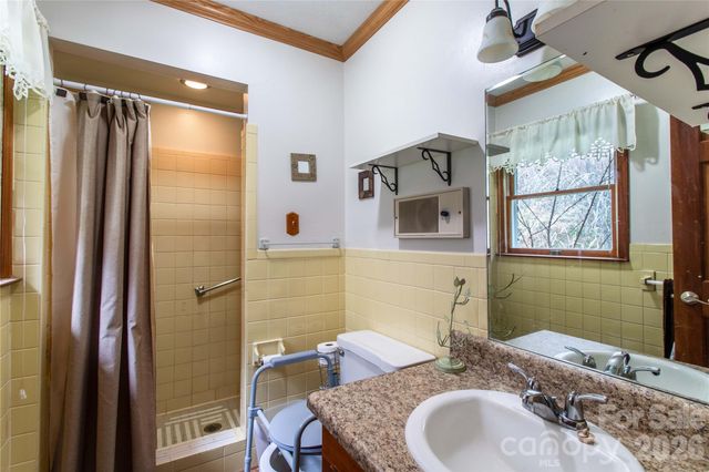 7835 US 23 Highway, Mars Hill, NC 28754