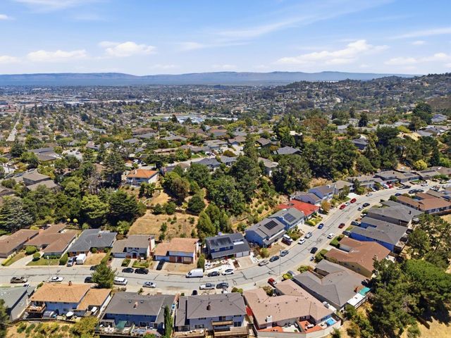 3239 Countryside Drive, San Mateo, CA 94403