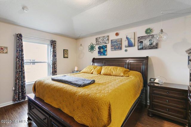 11233 REVOLUTIONARY Way, Jacksonville, FL 32221