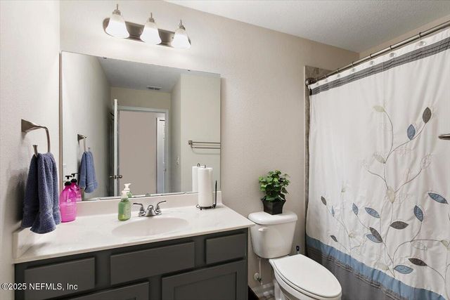 11233 REVOLUTIONARY Way, Jacksonville, FL 32221