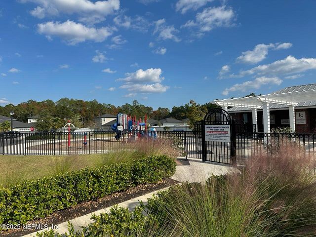 11233 REVOLUTIONARY Way, Jacksonville, FL 32221