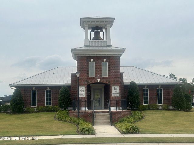 11233 REVOLUTIONARY Way, Jacksonville, FL 32221