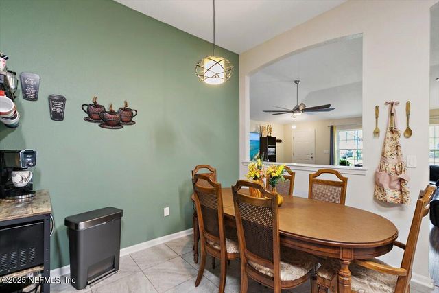 11233 REVOLUTIONARY Way, Jacksonville, FL 32221