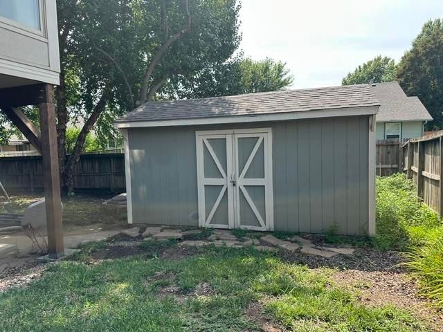 407 N Stonegate, Derby, KS 67037