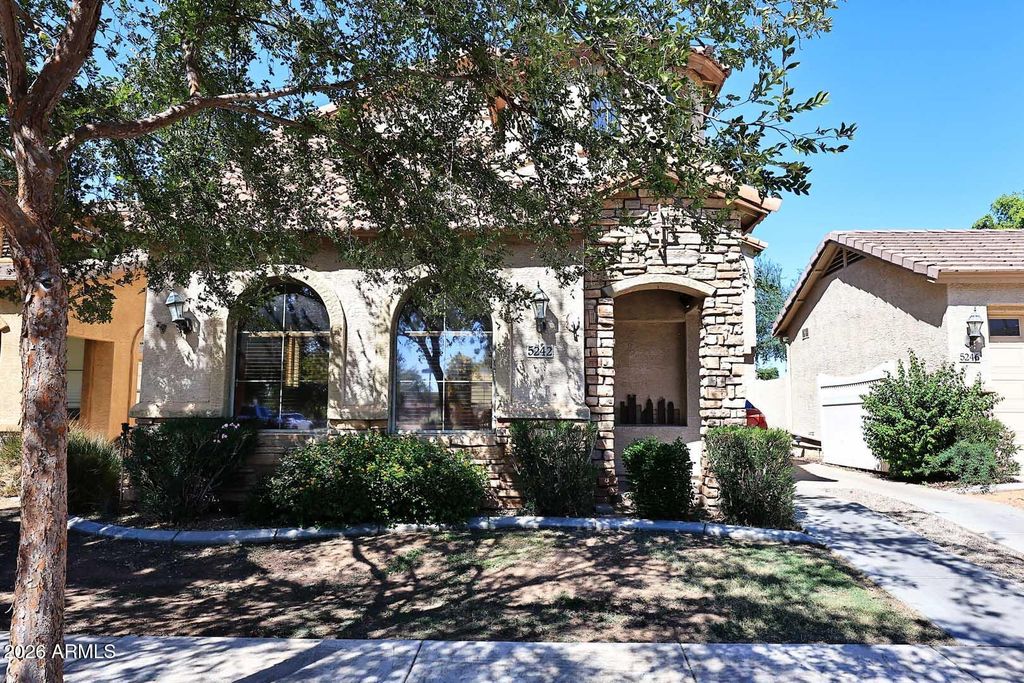 5242 E HILTON Avenue, Mesa, AZ 85206 — photo 2