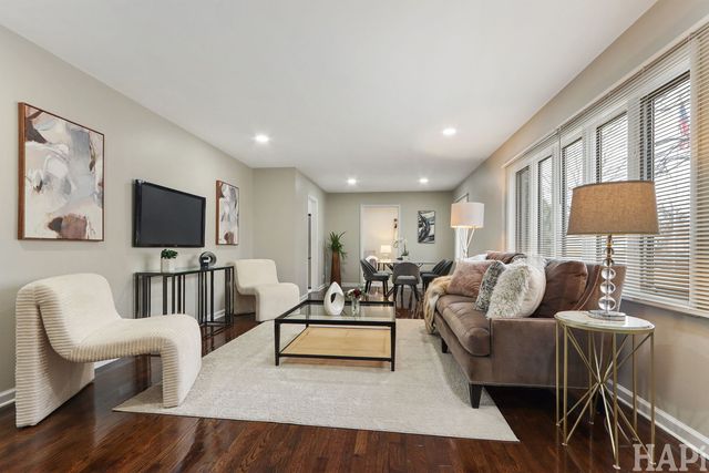 75 Carthage Lane, Hoffman Estates, IL 60169