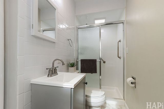 75 Carthage Lane, Hoffman Estates, IL 60169