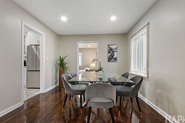 75 Carthage Lane, Hoffman Estates, IL 60169