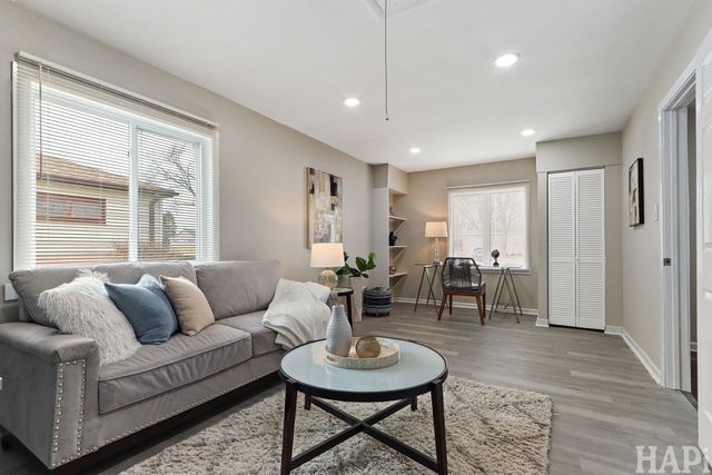 75 Carthage Lane, Hoffman Estates, IL 60169