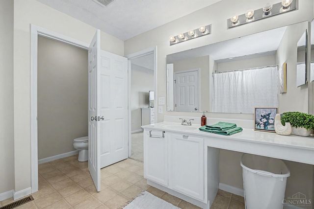 414 Lake Haven Court, Lebanon, OH 45036